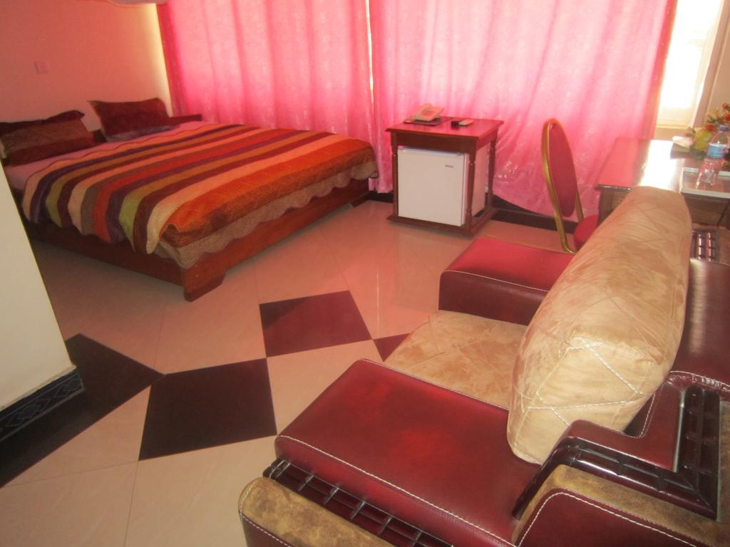 The Dreamer Hotel Dar es Salaam Room photo