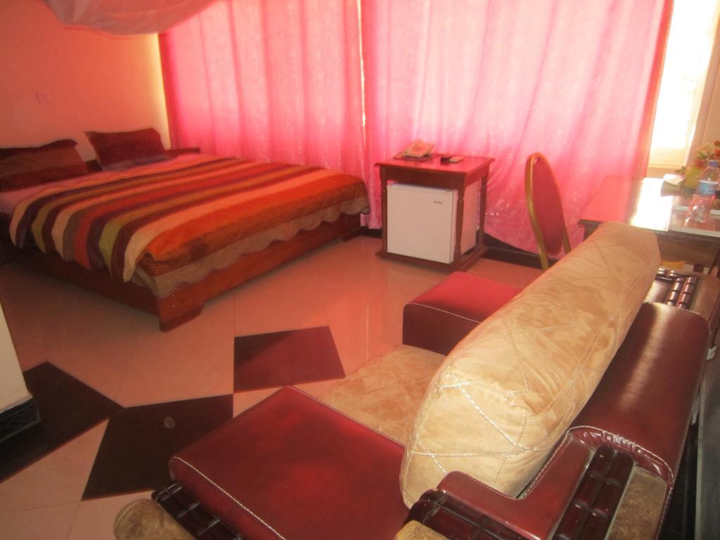 The Dreamer Hotel Dar es Salaam Room photo